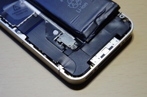 iPhone4バッテリーコネクタ